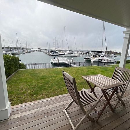 The Boathouse Apartment One Tree Point Bagian luar foto