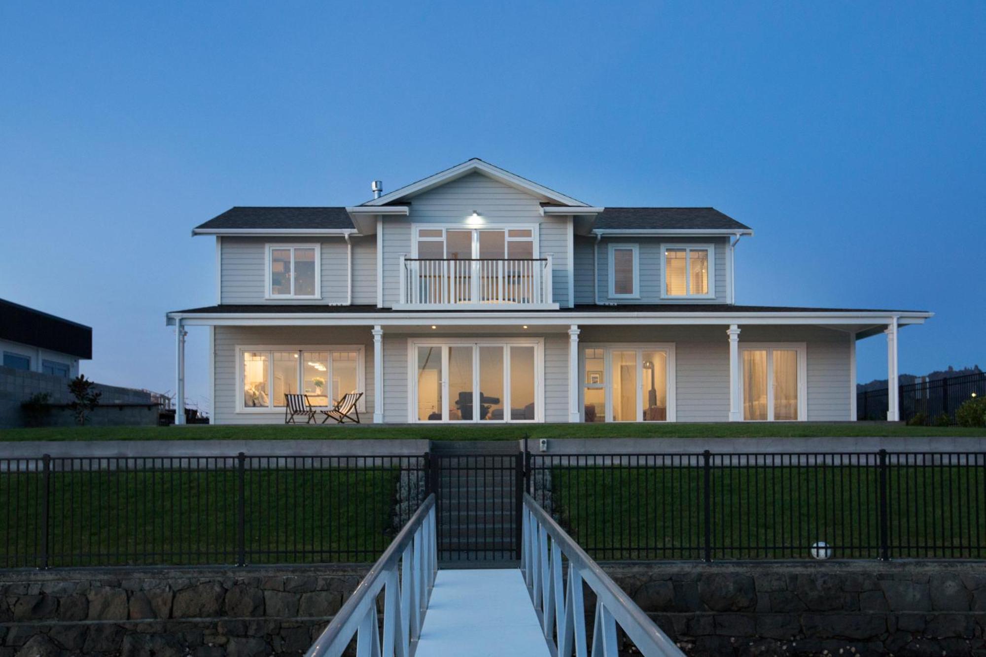 The Boathouse Apartment One Tree Point Bagian luar foto